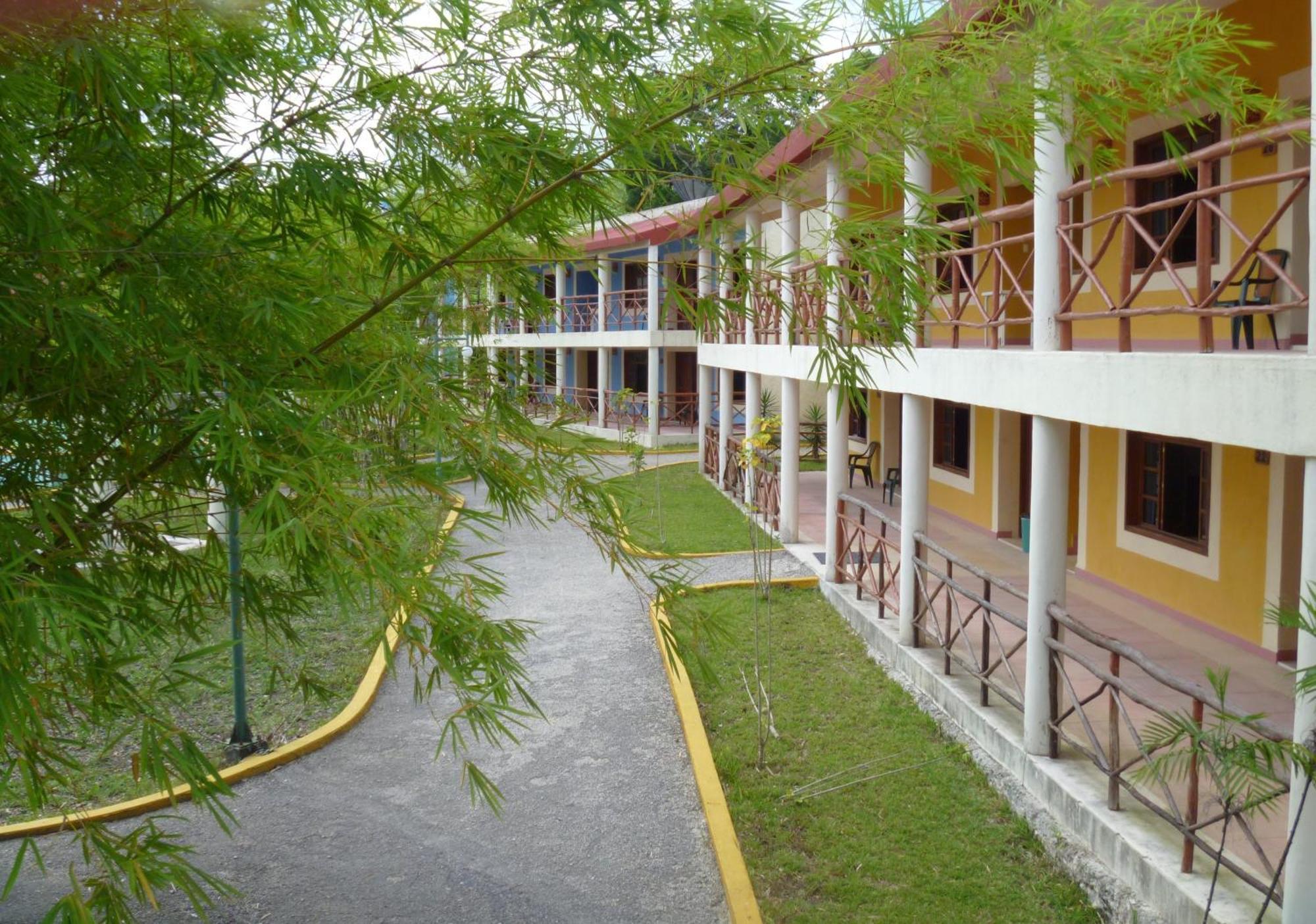 Hotel Debliz Xpujil Exteriör bild